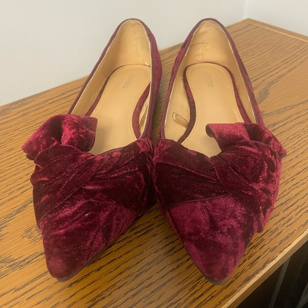 Velvet bow shoes